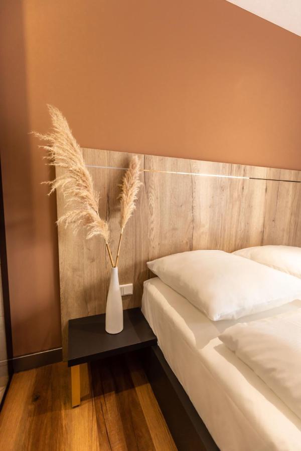 24Seven Hotel Швабах Экстерьер фото