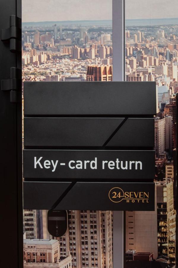 24Seven Hotel Швабах Экстерьер фото